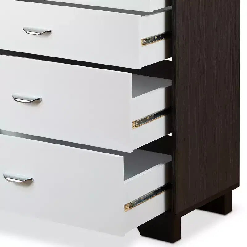Commode blanche et espresso