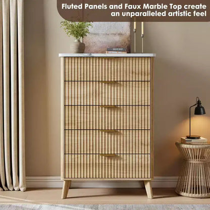 Commode 5 tiroirs pour chambre à coucher, commode haute de 120 cm avec profil incurvé, tiroirs en bois cannelé avec poignée dorée, commode moderne