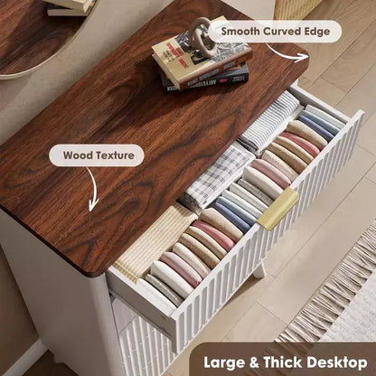 Commode 5 tiroirs pour chambre à coucher, commode haute de 120 cm avec profil incurvé, tiroirs en bois cannelé avec poignée dorée, commode moderne