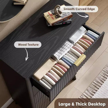 Commode 5 tiroirs pour chambre à coucher, commode haute de 120 cm avec profil incurvé, tiroirs en bois cannelé avec poignée dorée, commode moderne