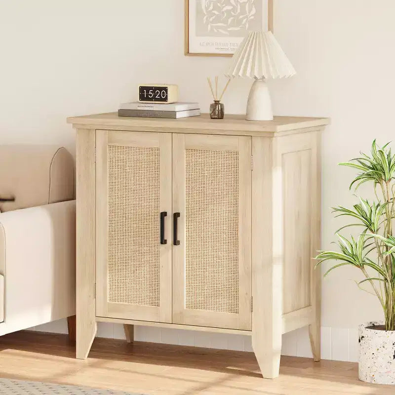 Meuble de rangement en rotin avec portes et étagères, buffet, convient pour les entrées, les salles à manger et les salons.