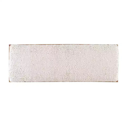 Banc bohème en manguier massif avec assise en tissu texturé crème, pieds marron