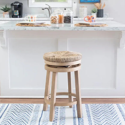 Tabouret de comptoir pivotant sans dossier Maya avec assise en jonc de mer