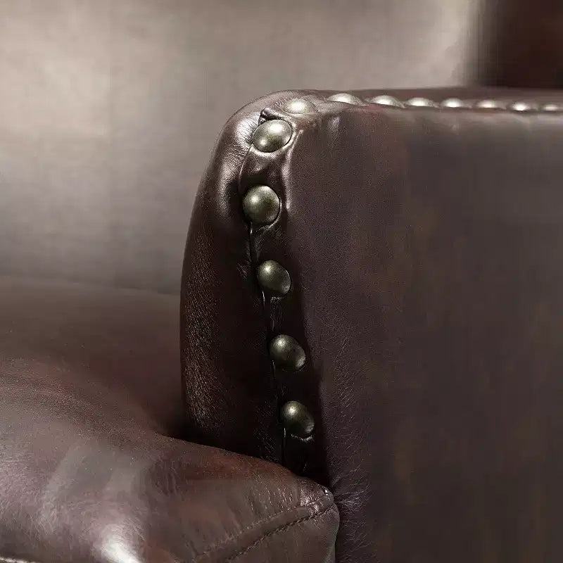 Fauteuil à oreilles en cuir végétalien de transition avec garniture cloutée pour salon et chambre à coucher