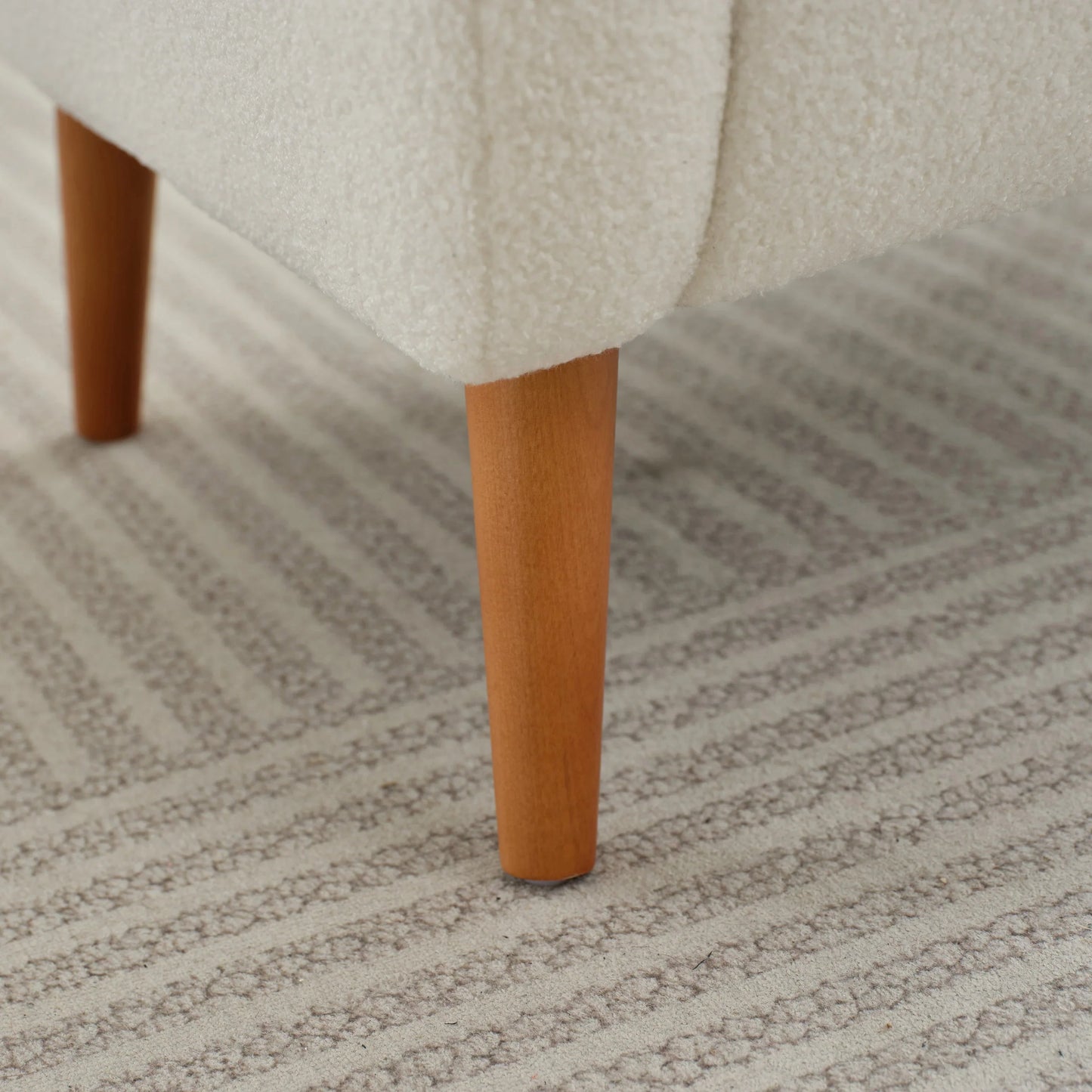 Fauteuil club capitonné moderne avec accoudoirs, canapé simple